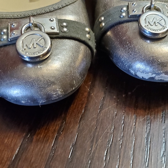 Mk shoes for 6-7yrs old. - Picture 2 of 4